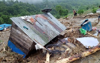 लगातारको वर्षाका कारण घर भत्किएर दुईजनाको मृत्यु