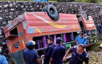 दाङ बस दुर्घटना अपडेट : घाइतेमध्ये १ जनाको मृत्यु